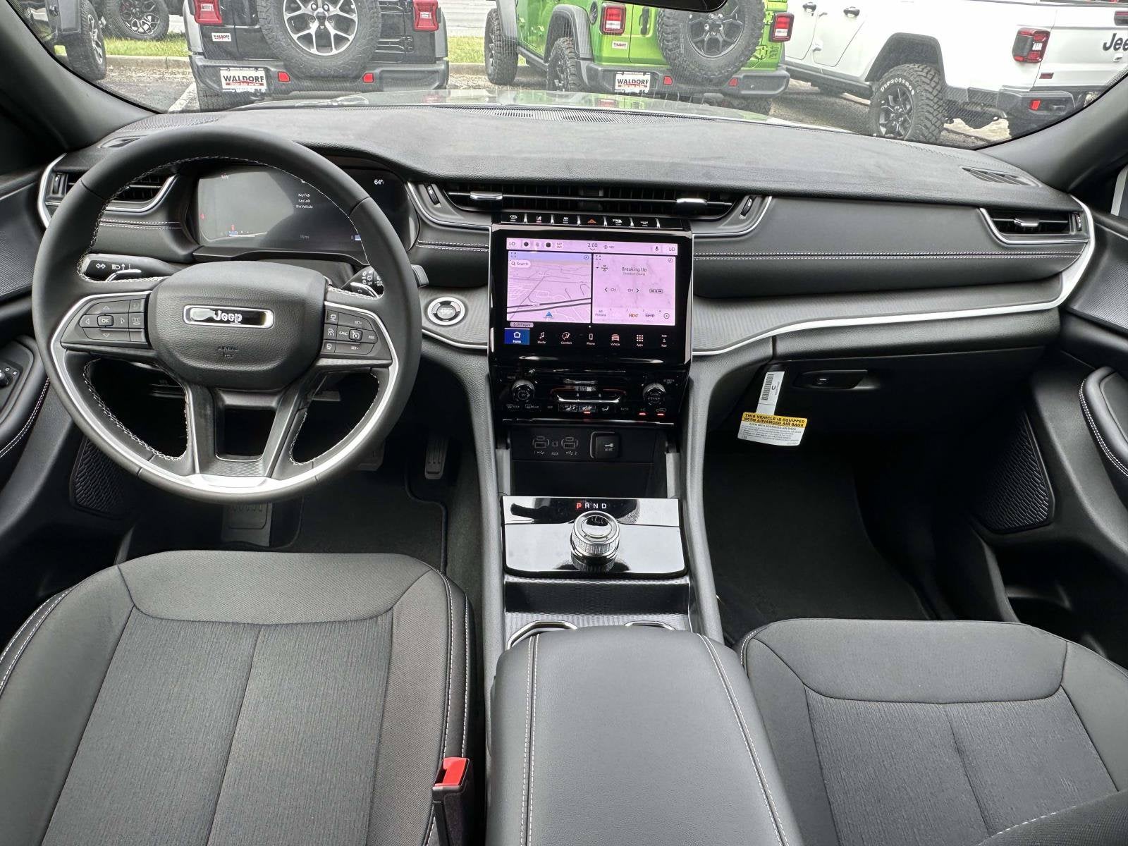 2027 Jeep Grand Cherokee GRAND CHEROKEE LAREDO 4X2