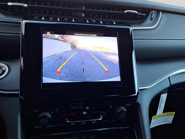 2025 Jeep Grand Cherokee GRAND CHEROKEE LAREDO X 4X4