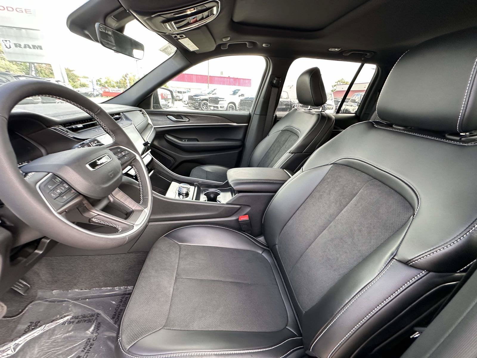 2026 Jeep Grand Cherokee GRAND CHEROKEE LAREDO ALTITUDE 4X4