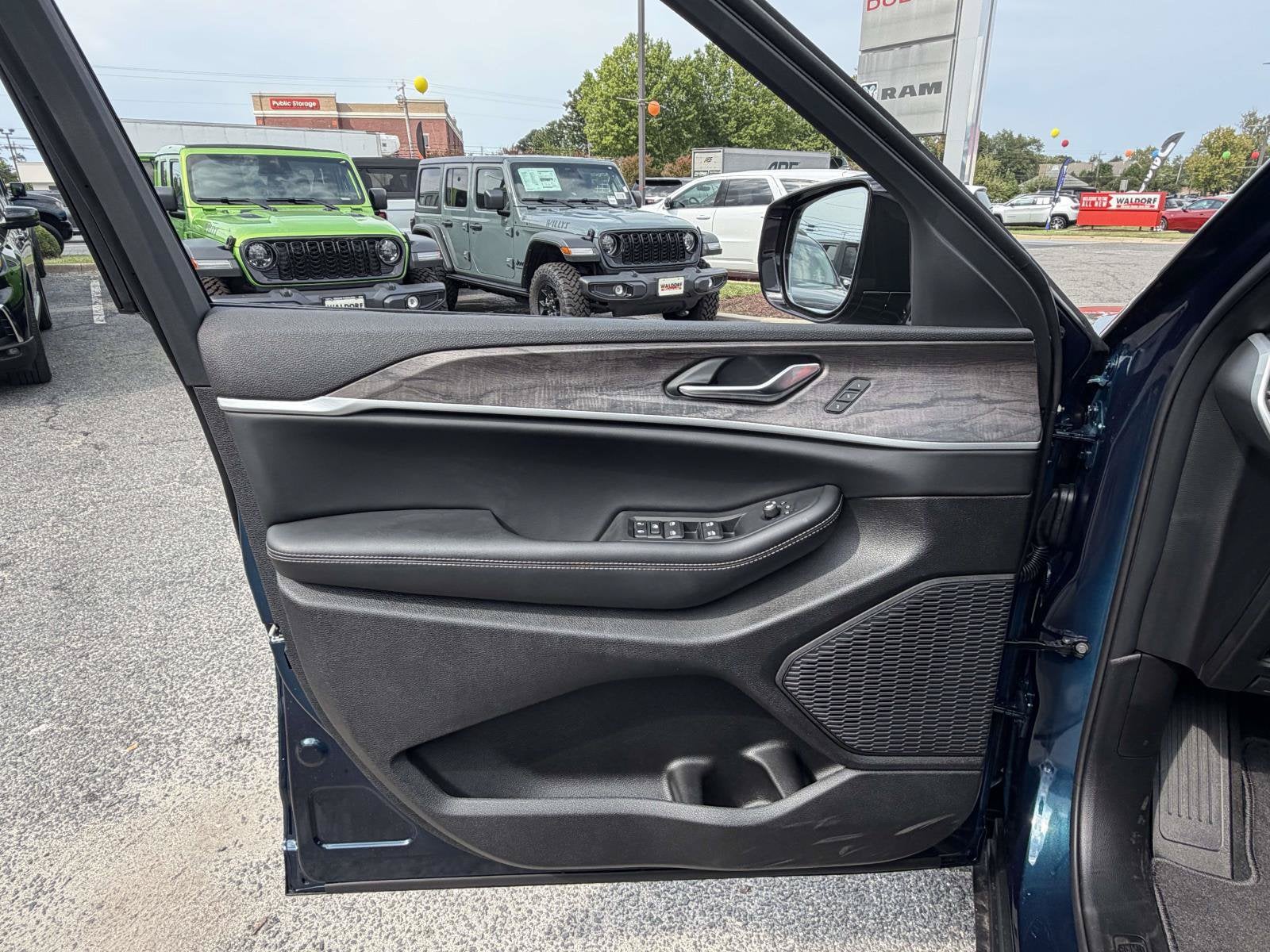 2027 Jeep Grand Cherokee Limited