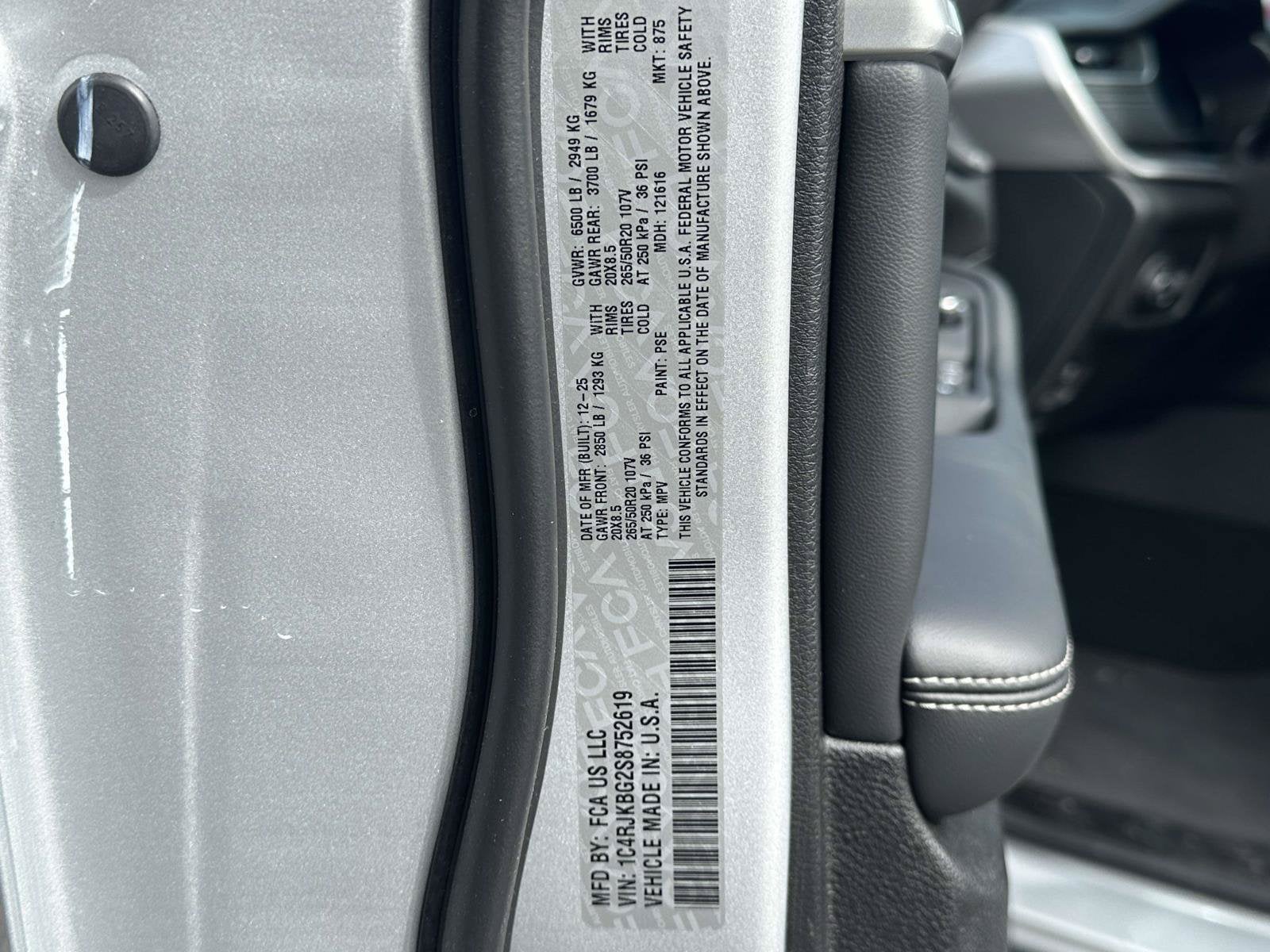 2025 Jeep Grand Cherokee GRAND CHEROKEE L LIMITED 4X4