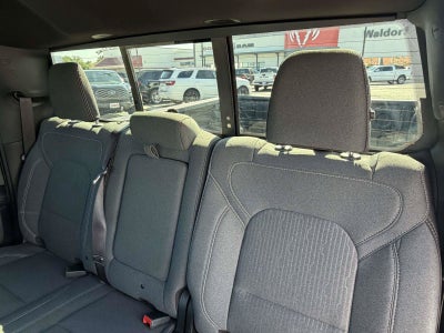 2022 RAM 1500 Big Horn Crew Cab 4x4 5'7' Box