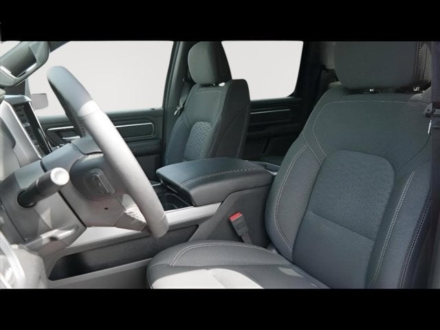 2025 RAM Ram 1500 RAM 1500 BIG HORN CREW CAB 4X4 5'7' BOX