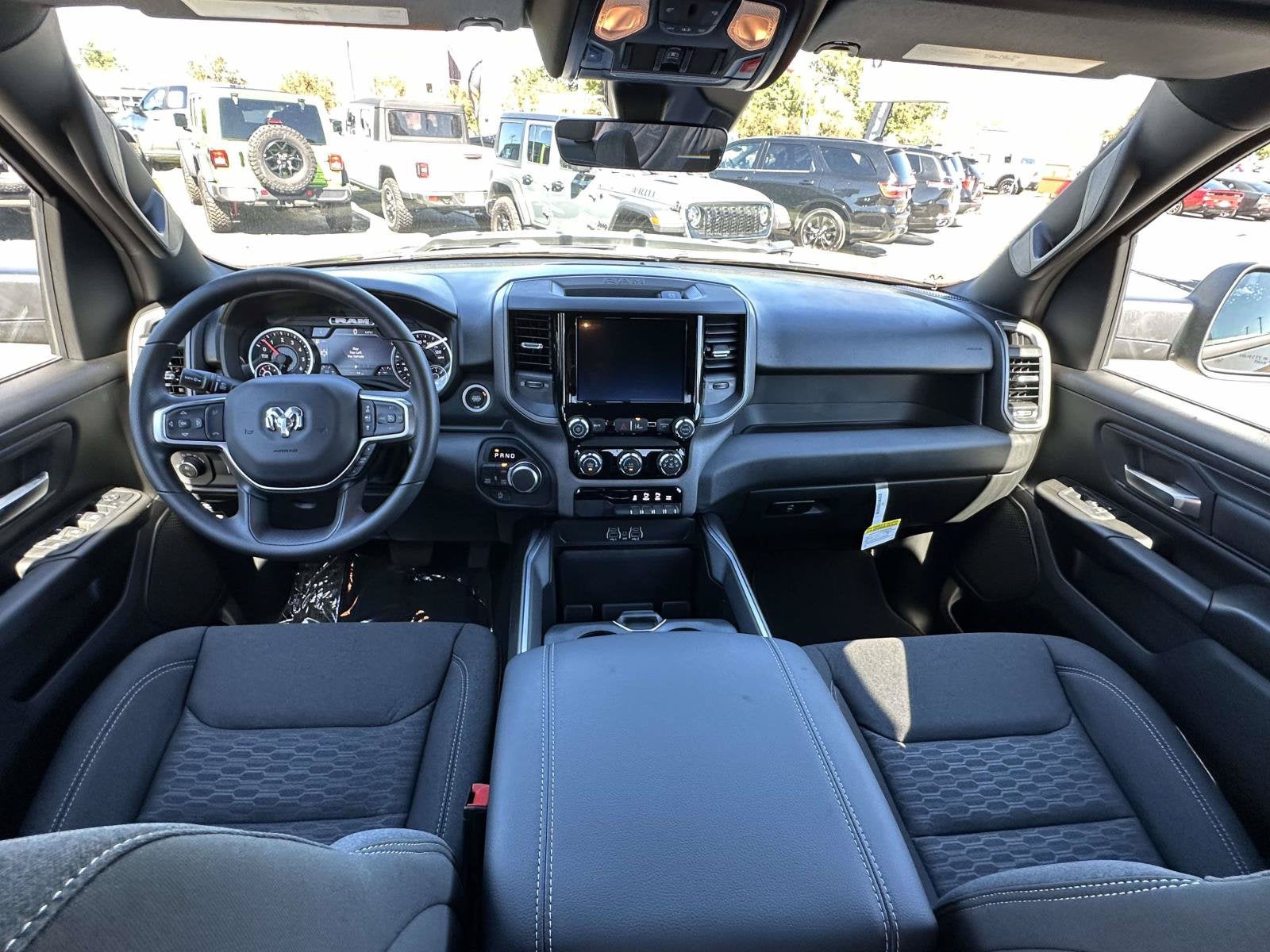 2027 RAM Ram 1500 RAM 1500 EXPRESS CREW CAB 4X4 5'7' BOX