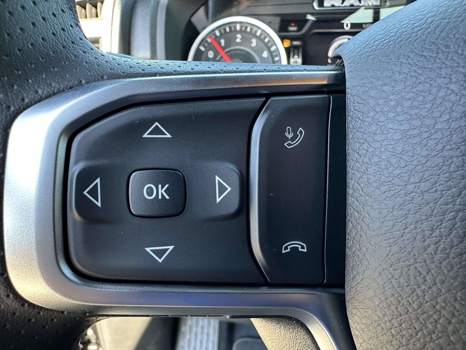 2027 RAM Ram 1500 RAM 1500 EXPRESS CREW CAB 4X4 5'7' BOX