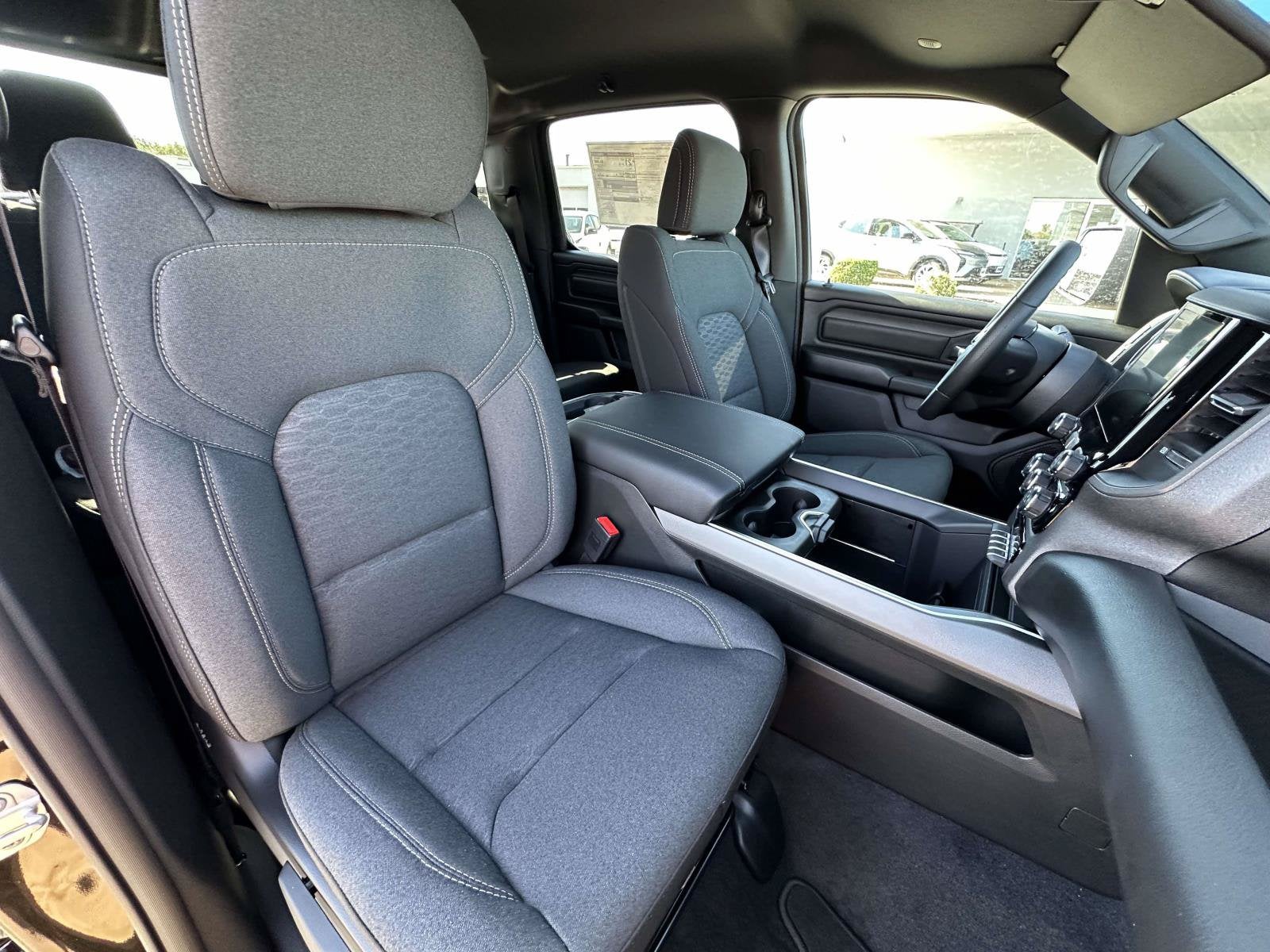 2027 RAM Ram 1500 RAM 1500 EXPRESS CREW CAB 4X4 5'7' BOX