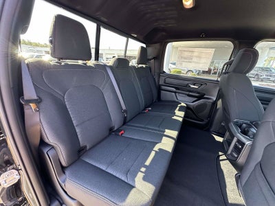 2027 RAM Ram 1500 RAM 1500 EXPRESS CREW CAB 4X4 5'7' BOX
