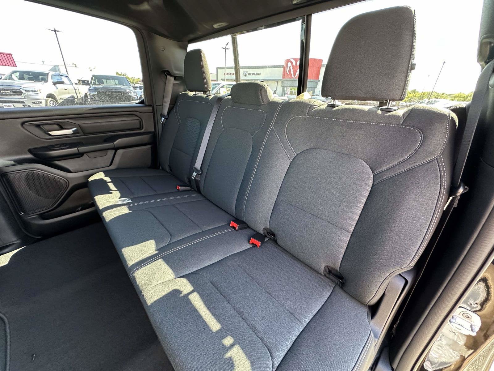 2027 RAM Ram 1500 RAM 1500 EXPRESS CREW CAB 4X4 5'7' BOX