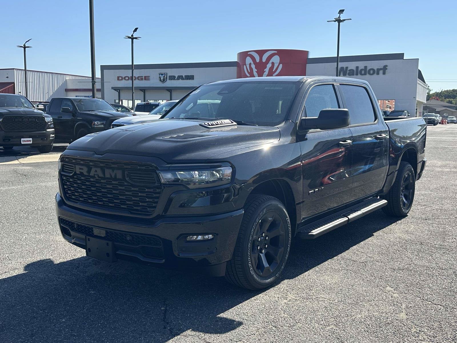 2027 RAM Ram 1500 RAM 1500 EXPRESS CREW CAB 4X4 5'7' BOX