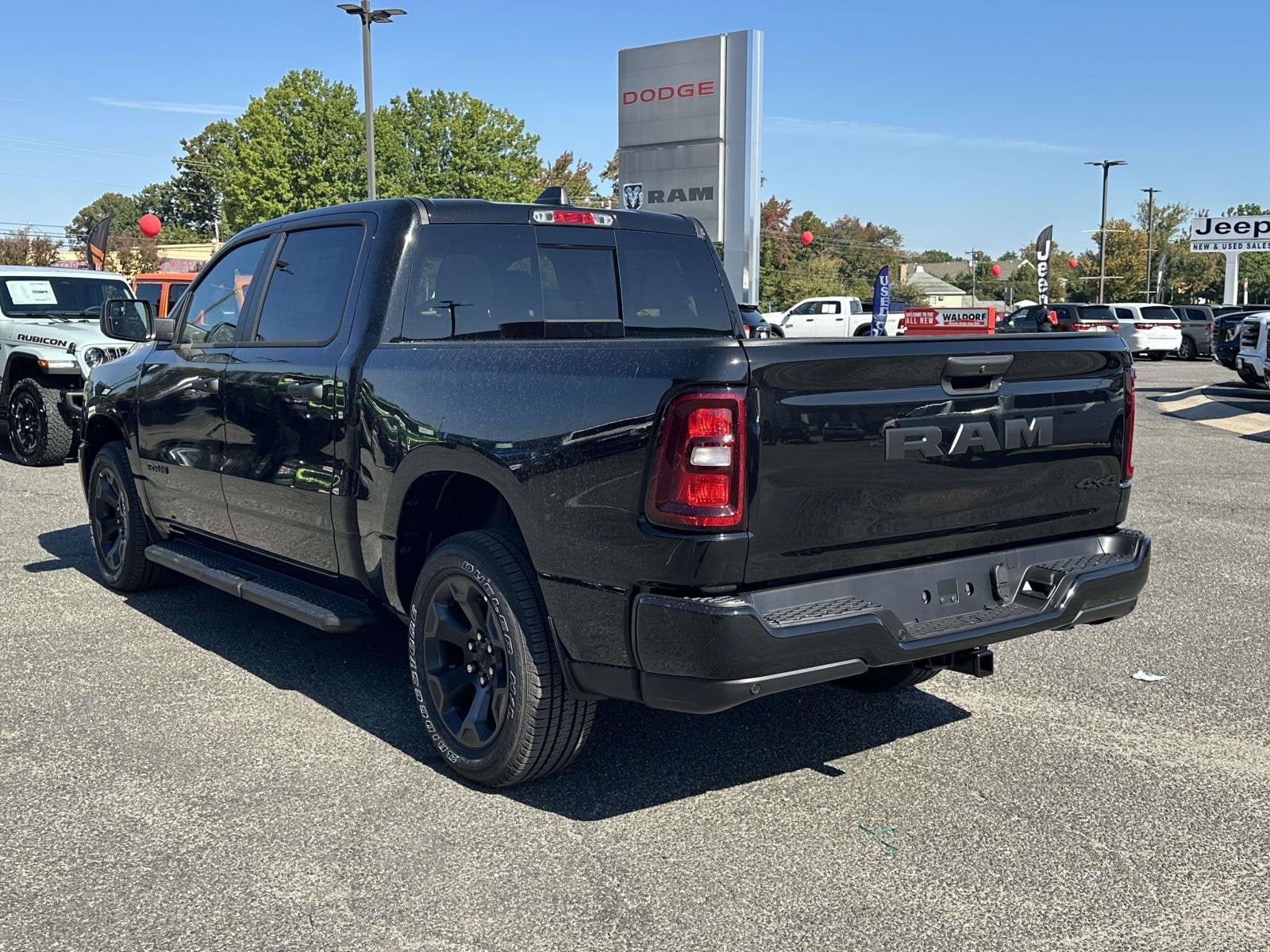 2027 RAM Ram 1500 RAM 1500 EXPRESS CREW CAB 4X4 5'7' BOX