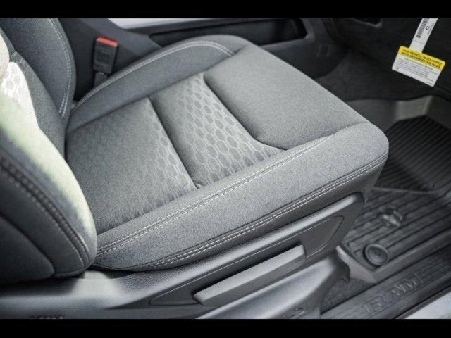 2025 RAM Ram 1500 RAM 1500 BIG HORN QUAD CAB 4X4 6'4' BOX