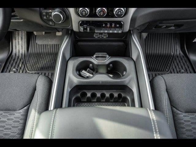 2025 RAM Ram 1500 RAM 1500 BIG HORN QUAD CAB 4X4 6'4' BOX