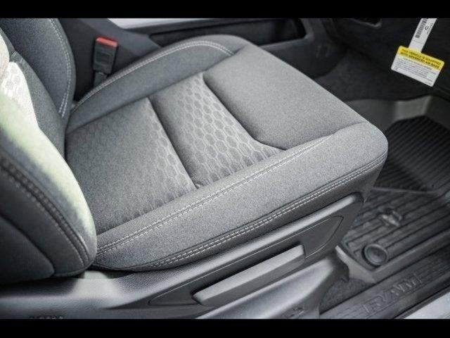 2025 RAM Ram 1500 RAM 1500 BIG HORN QUAD CAB 4X4 6'4' BOX