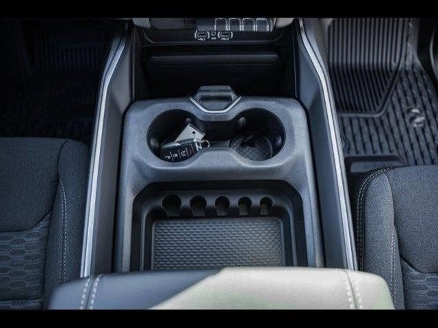 2025 RAM Ram 1500 RAM 1500 BIG HORN CREW CAB 4X4 5'7' BOX