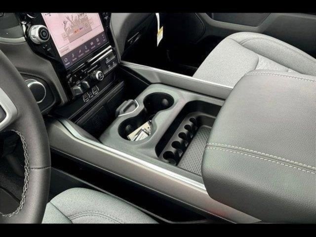 2025 RAM Ram 1500 RAM 1500 BIG HORN CREW CAB 4X4 6'4' BOX