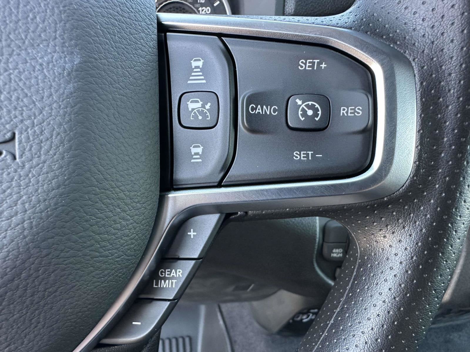 2027 RAM Ram 1500 RAM 1500 WARLOCK CREW CAB 4X4 5'7' BOX