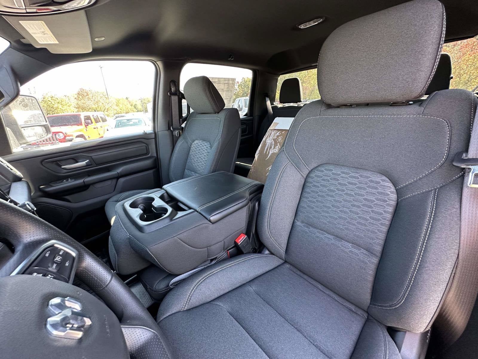 2027 RAM Ram 1500 RAM 1500 WARLOCK CREW CAB 4X4 5'7' BOX