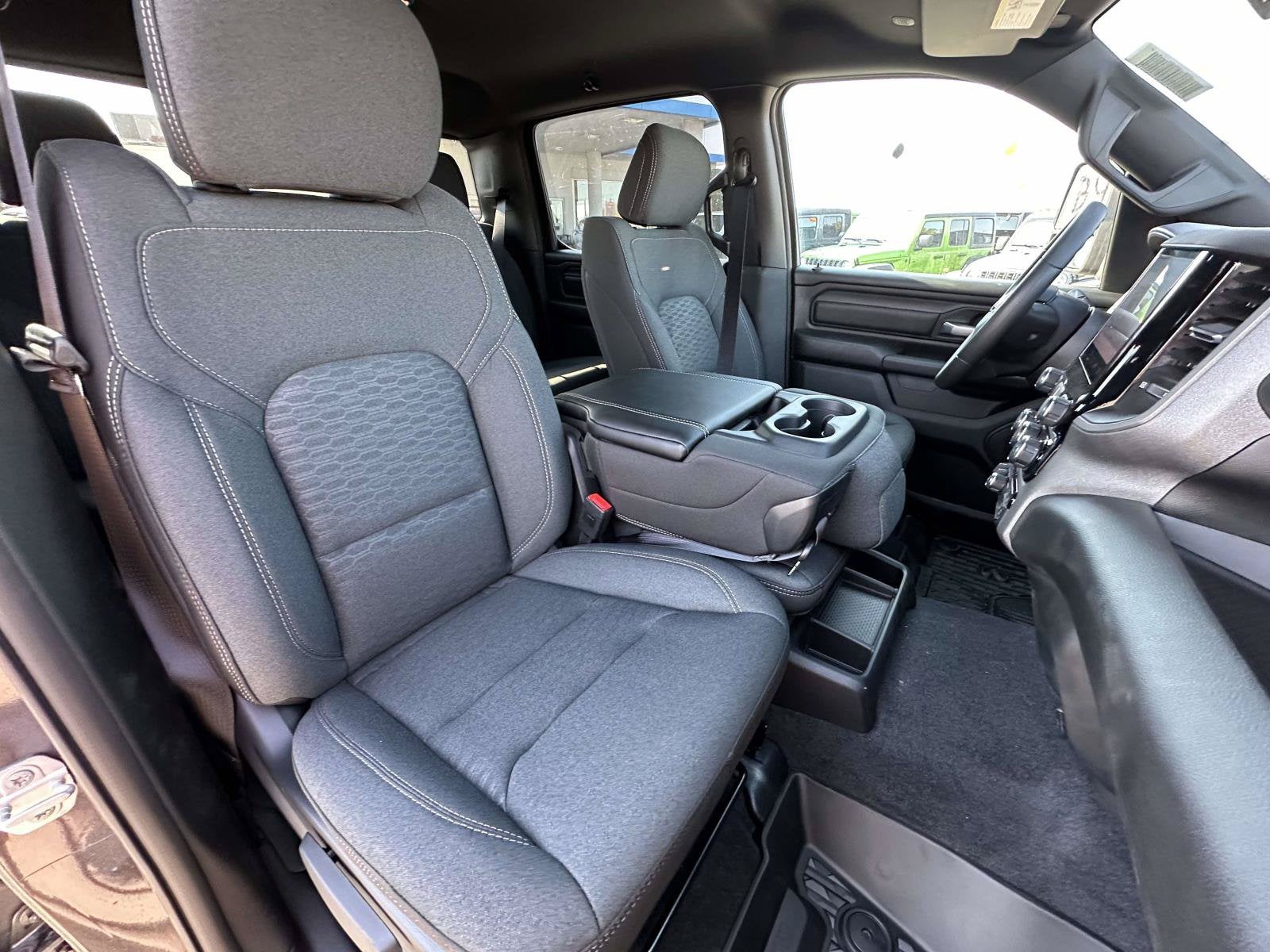 2027 RAM Ram 1500 RAM 1500 WARLOCK CREW CAB 4X4 5'7' BOX