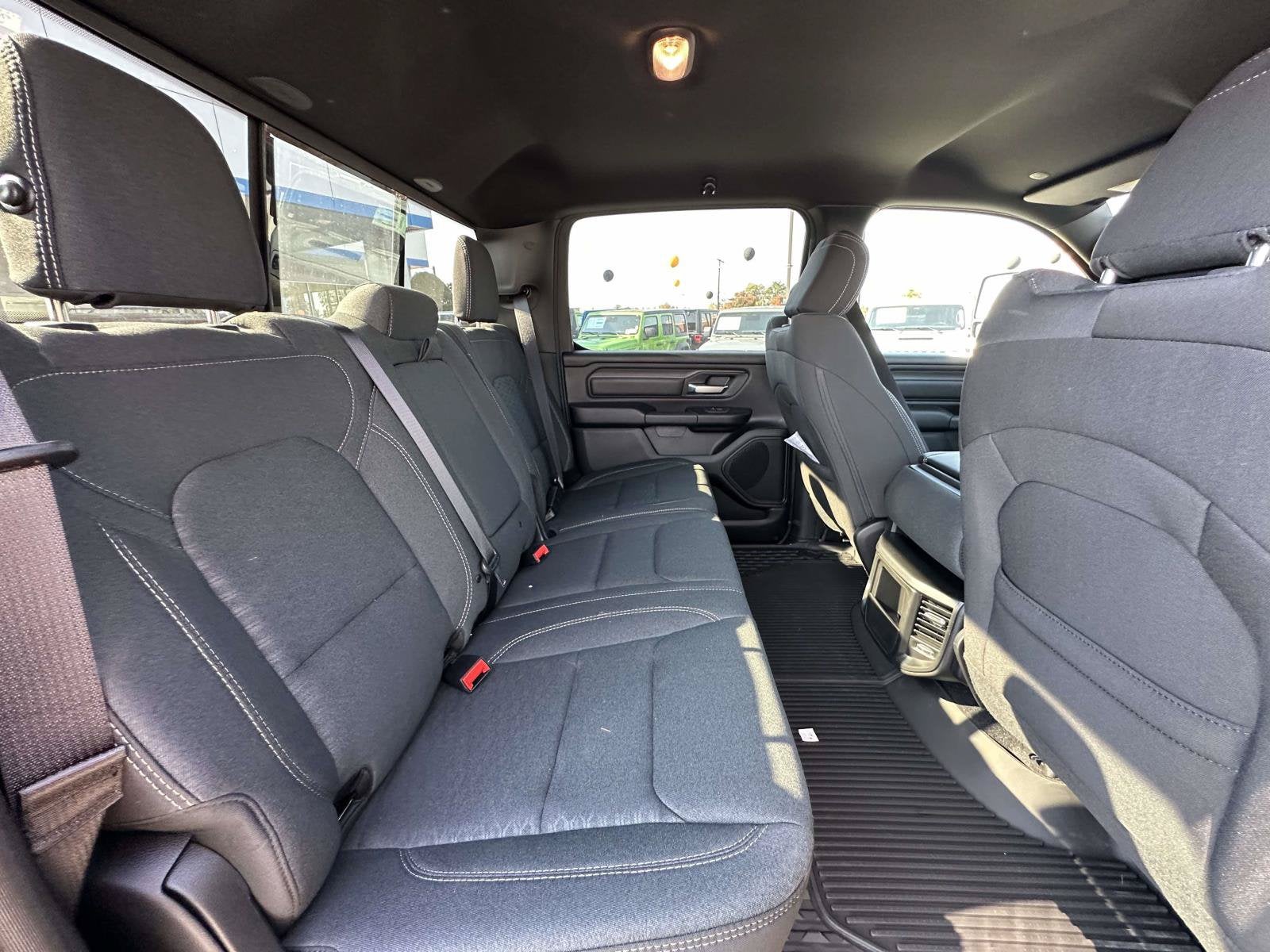 2027 RAM Ram 1500 RAM 1500 WARLOCK CREW CAB 4X4 5'7' BOX