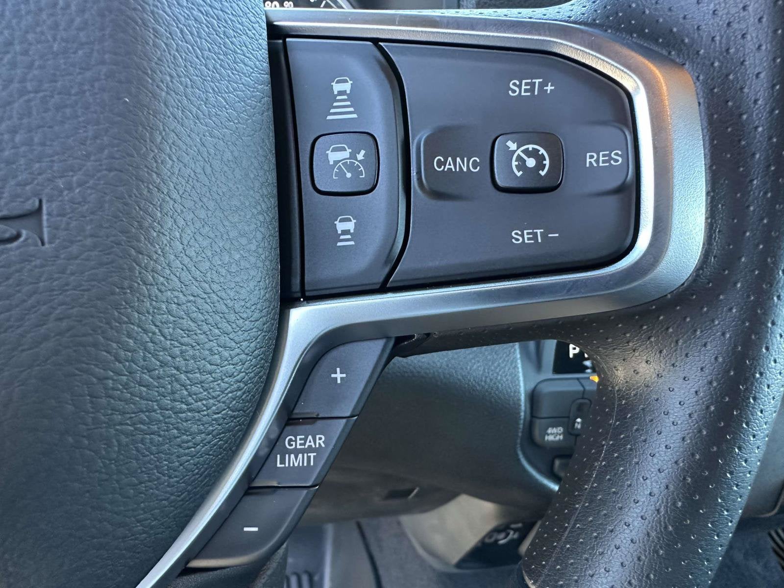 2027 RAM Ram 1500 RAM 1500 WARLOCK CREW CAB 4X4 5'7' BOX