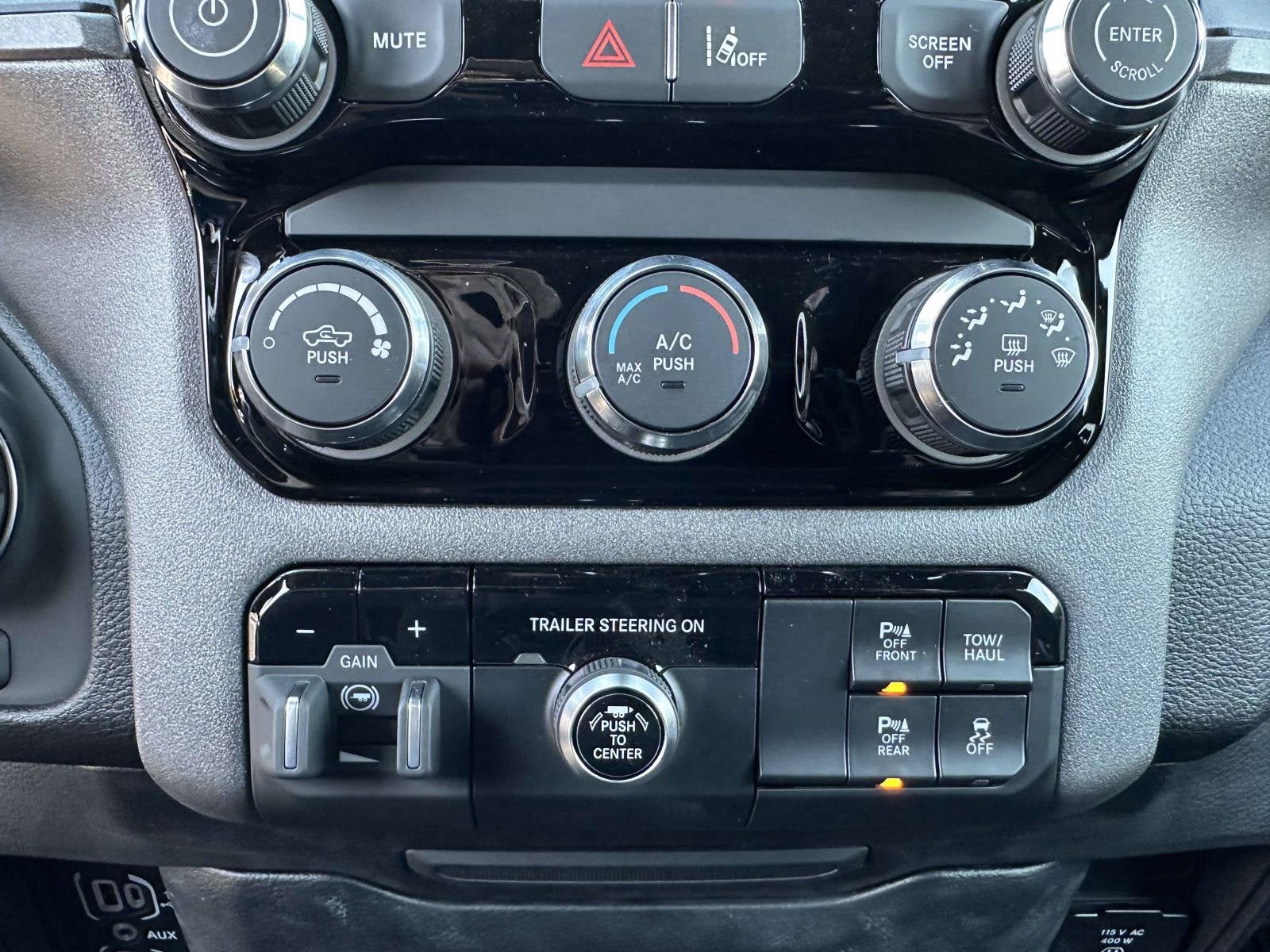 2027 RAM Ram 1500 RAM 1500 WARLOCK CREW CAB 4X4 5'7' BOX