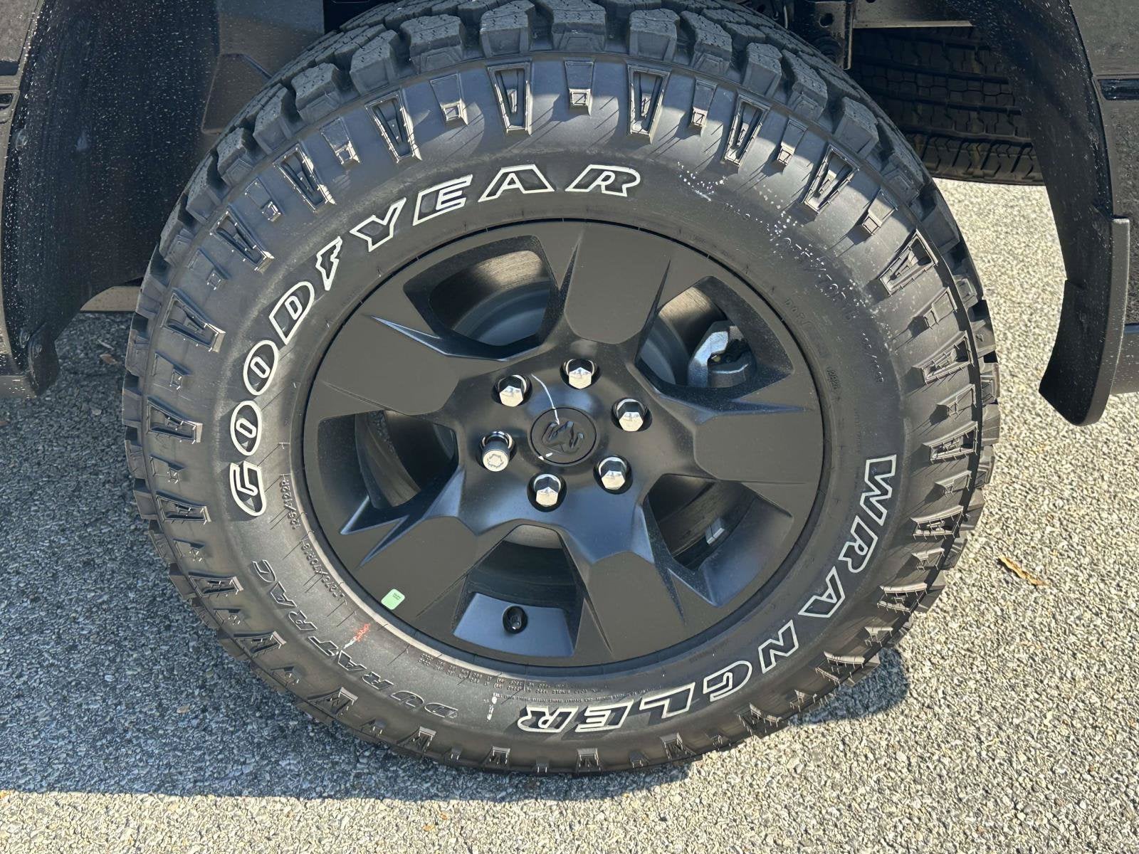 2027 RAM Ram 1500 RAM 1500 WARLOCK CREW CAB 4X4 5'7' BOX