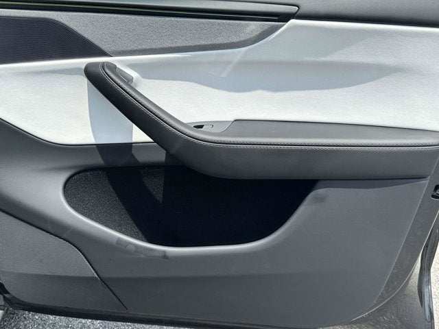 2026 Tesla Model Y AWD