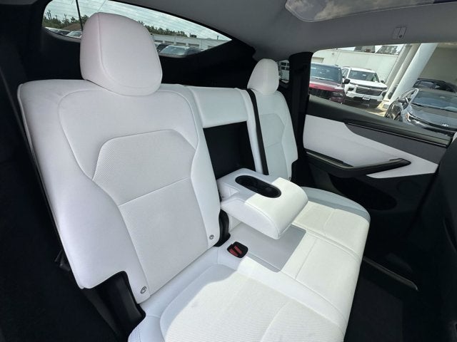 2026 Tesla Model Y AWD