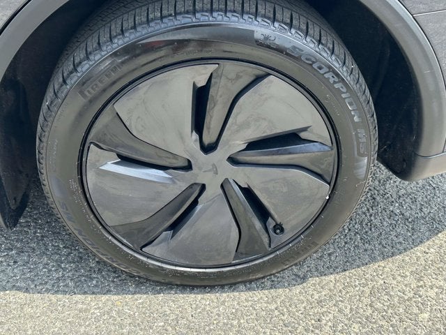 2026 Tesla Model Y AWD