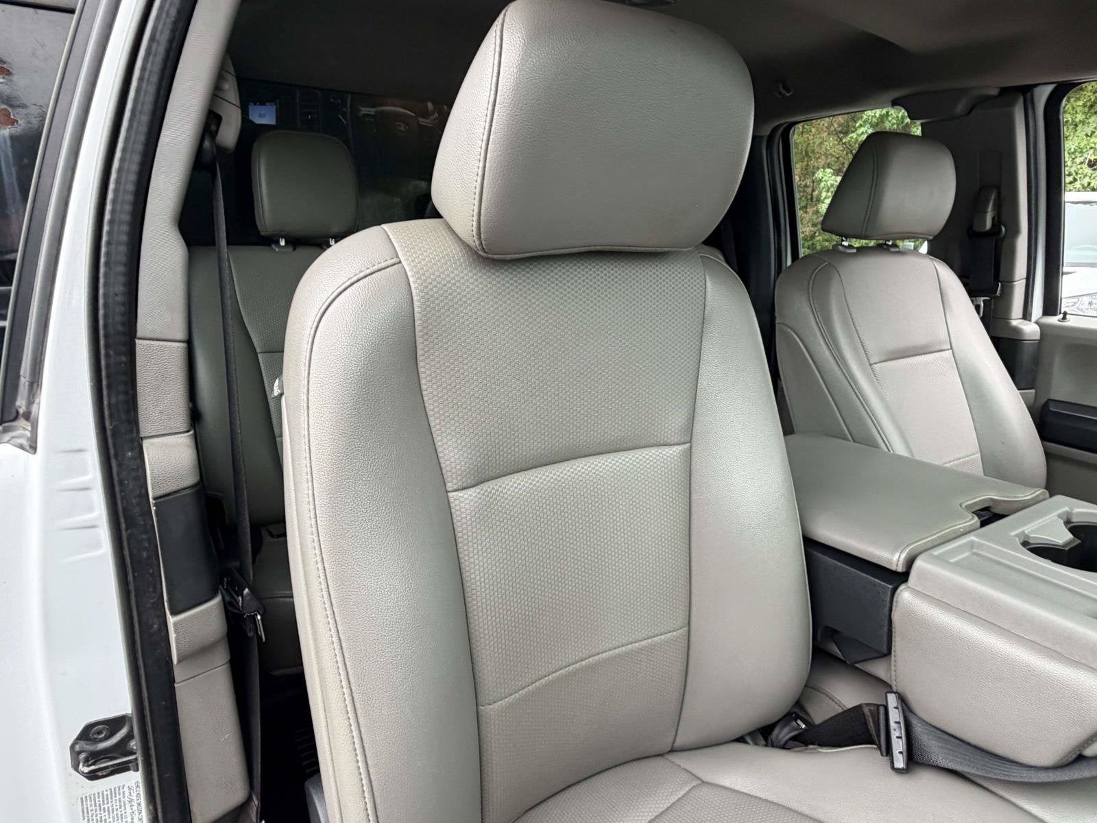 2022 Ford Super Duty F-550 DRW XL