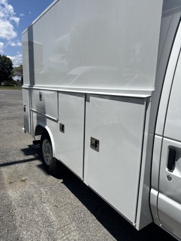 2023 Ford E-Series Cutaway E-350 SRW 138" WB