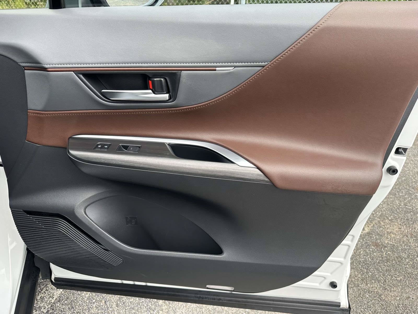 2023 Toyota Venza Base
