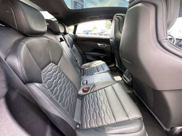 2022 Audi e-tron GT Prestige