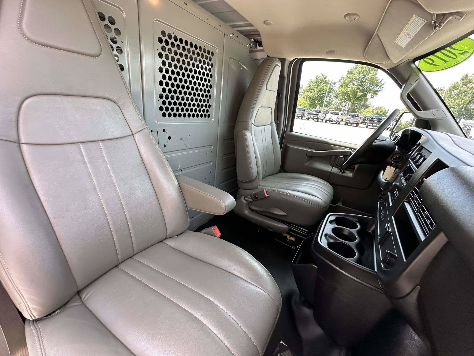 2019 GMC Savana Cargo Van RWD 2500 135"