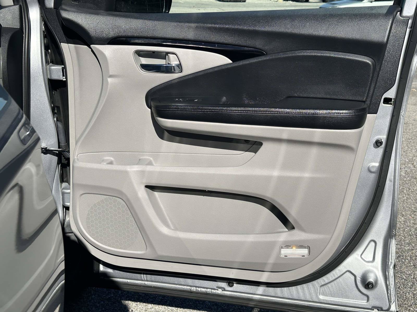 2020 Honda Pilot Touring 8-Passenger
