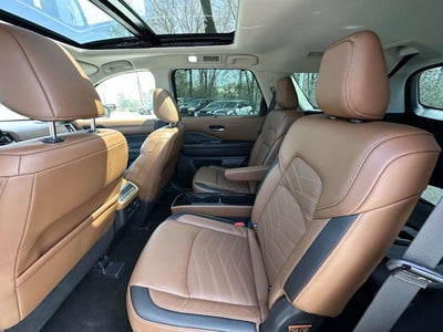 2023 Nissan Pathfinder Platinum