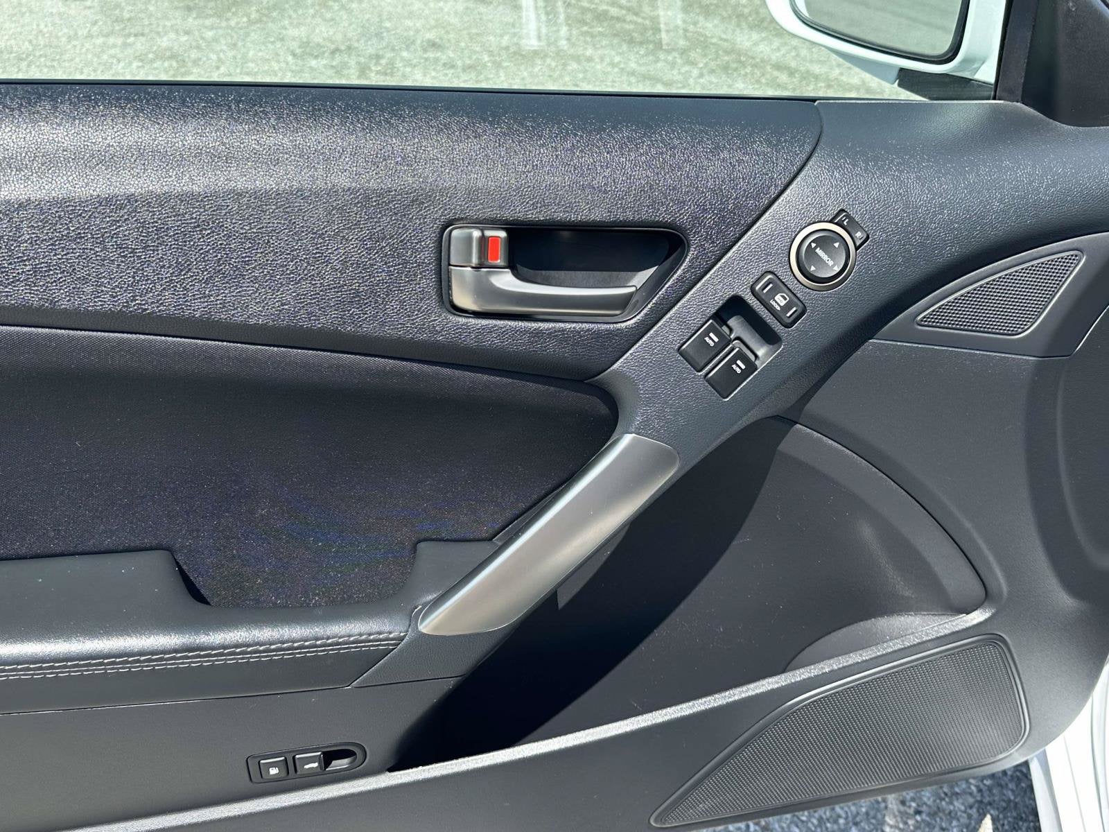 2016 Hyundai Genesis Coupe 3.8L Base