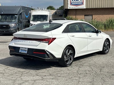2025 Hyundai Elantra SEL Convenience