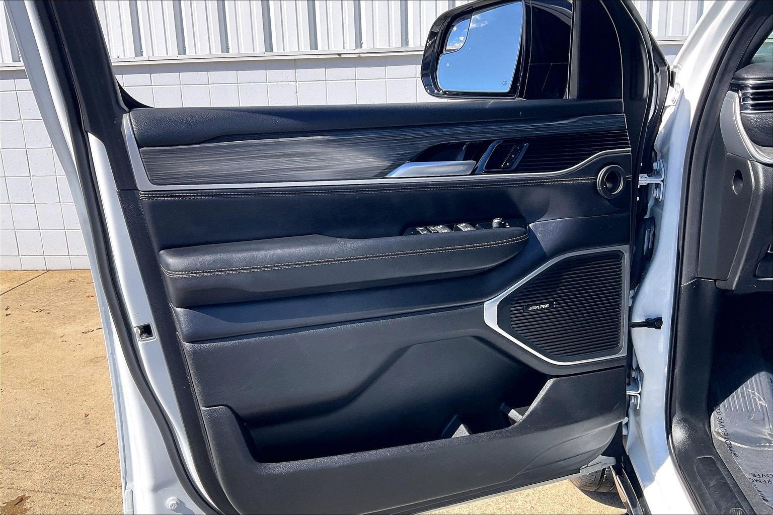 2024 Jeep Wagoneer L Series III