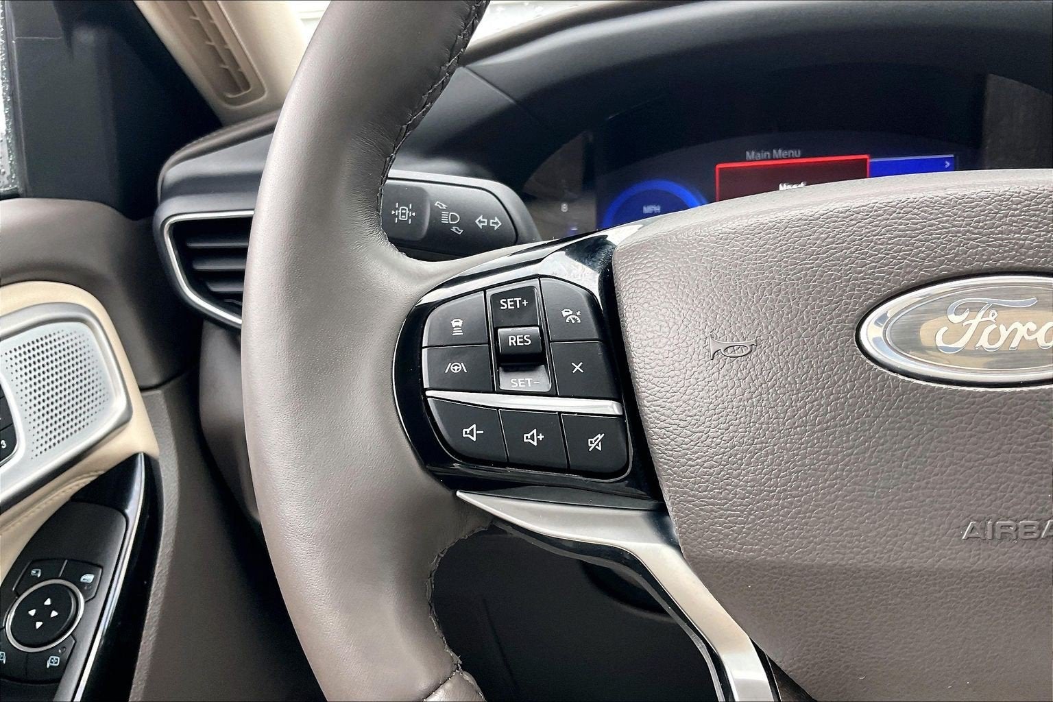 2024 Ford Explorer Platinum