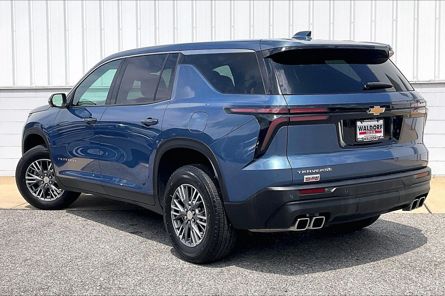 2024 Chevrolet Traverse FWD LS