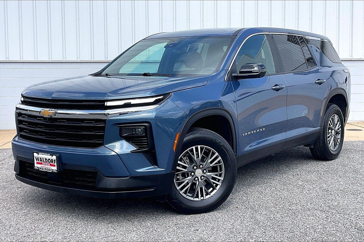2024 Chevrolet Traverse FWD LS
