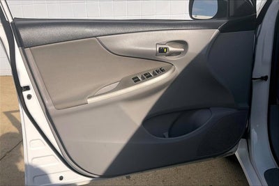 2011 Toyota COROLLA LE