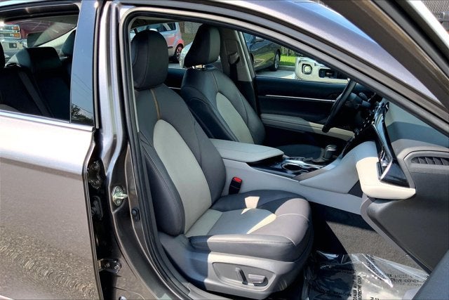 2020 Toyota Camry Hybrid Hybrid XLE