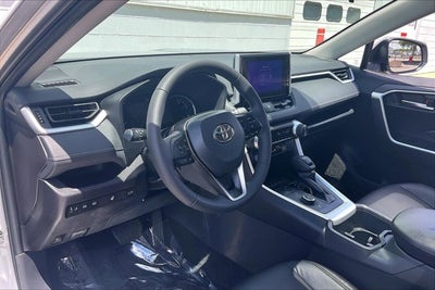 2025 Toyota RAV4 Hybrid XLE