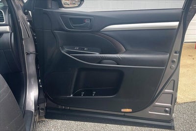 2016 Toyota HIGHLANDER LE Plus