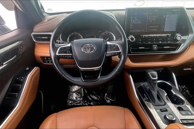 2022 Toyota Highlander Platinum