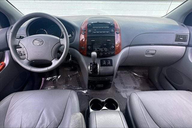 2010 Toyota SIENNA XLE