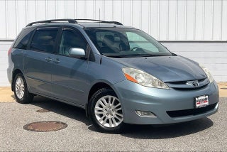 2010 Toyota SIENNA XLE