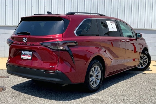 2025 Toyota Sienna XLE